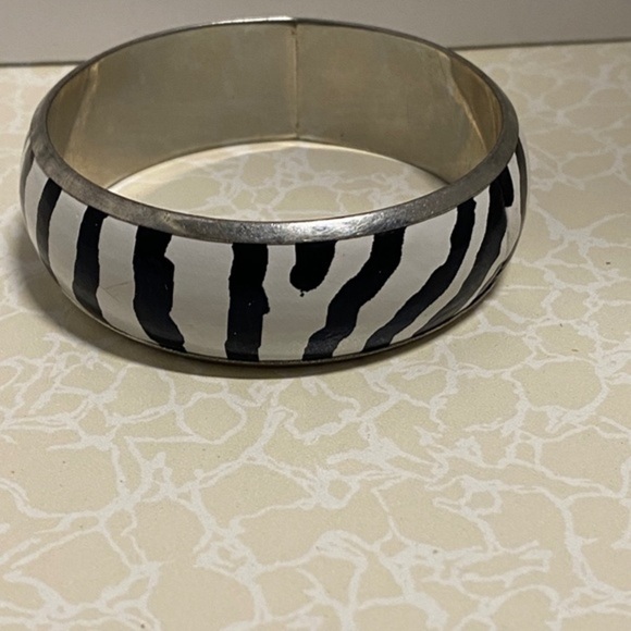 Women's Fashion Bangle Bracelet White and Black - Picture 11 of 11